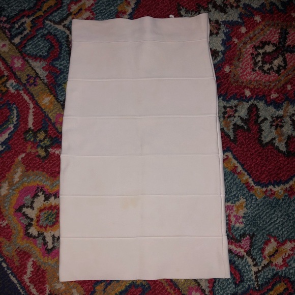 BCBG ALEXA WHITE BANDAGE POWER TEXTURE SKIRT - Picture 1 of 2